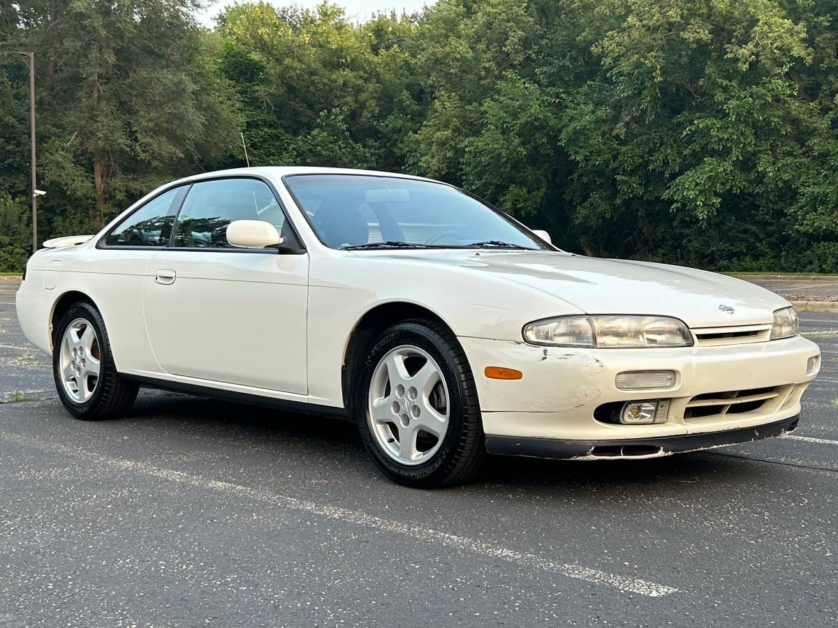 Nissan-240sx-1996-18