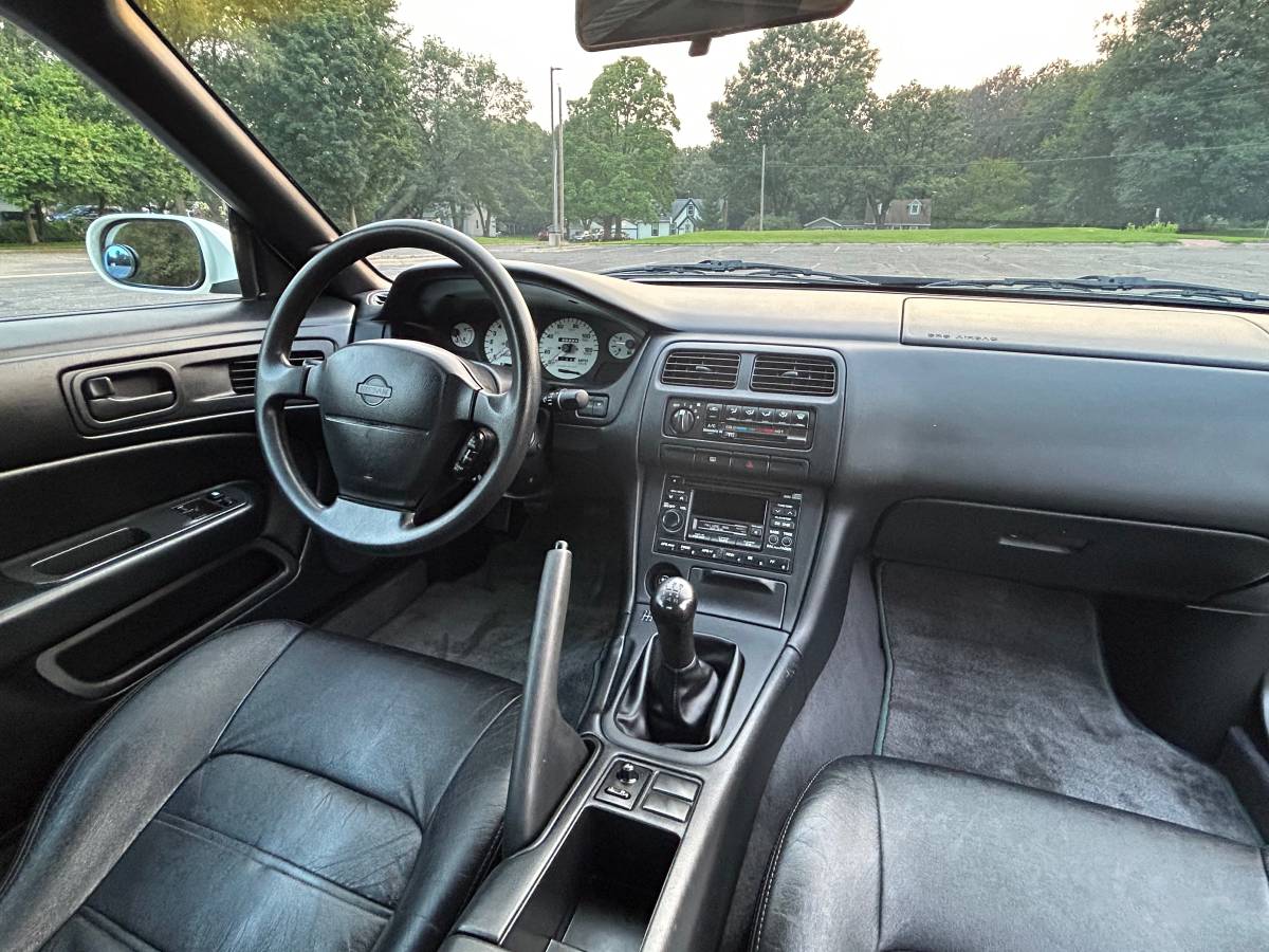 Nissan-240sx-1996-4
