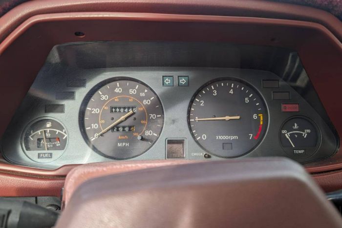 Nissan-280zx-1982-White-7