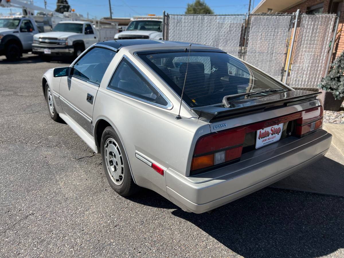 Nissan-300zx-1986-silver-2