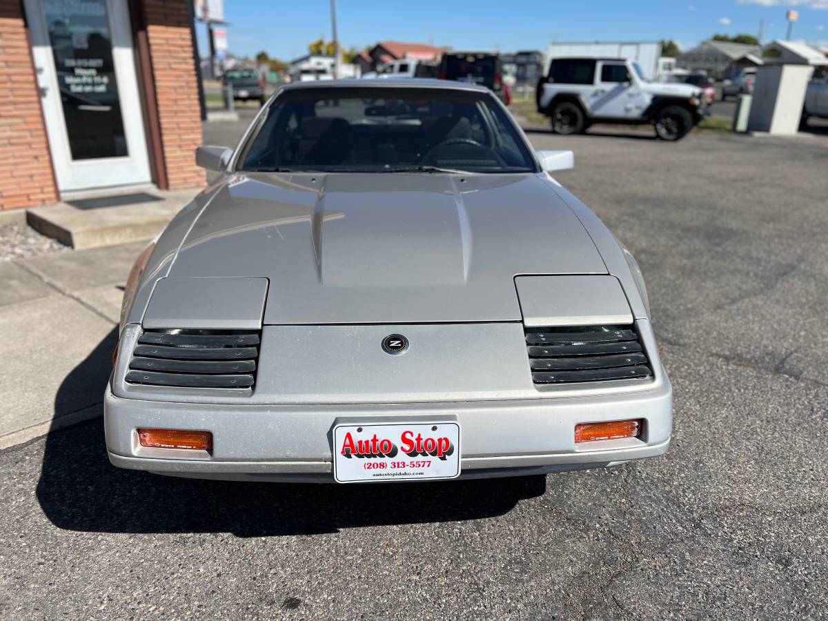 Nissan-300zx-1986-silver-5