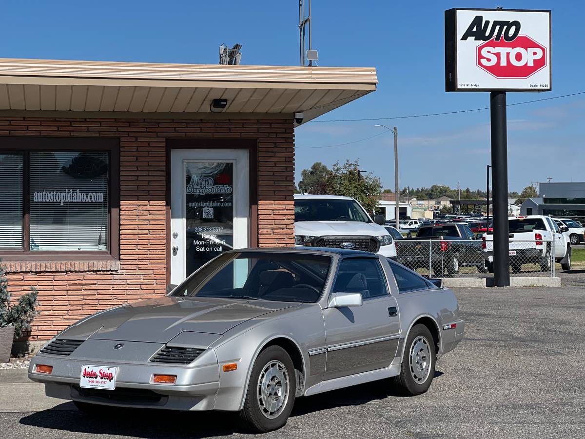 Nissan-300zx-1986-silver-7