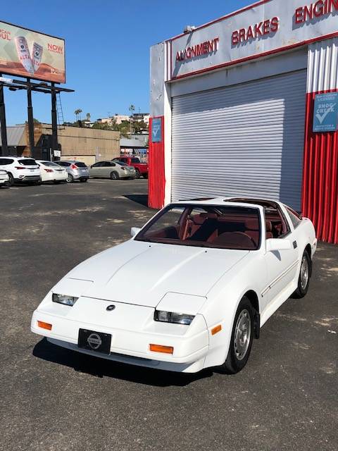 Nissan-300zx-1986-white-9