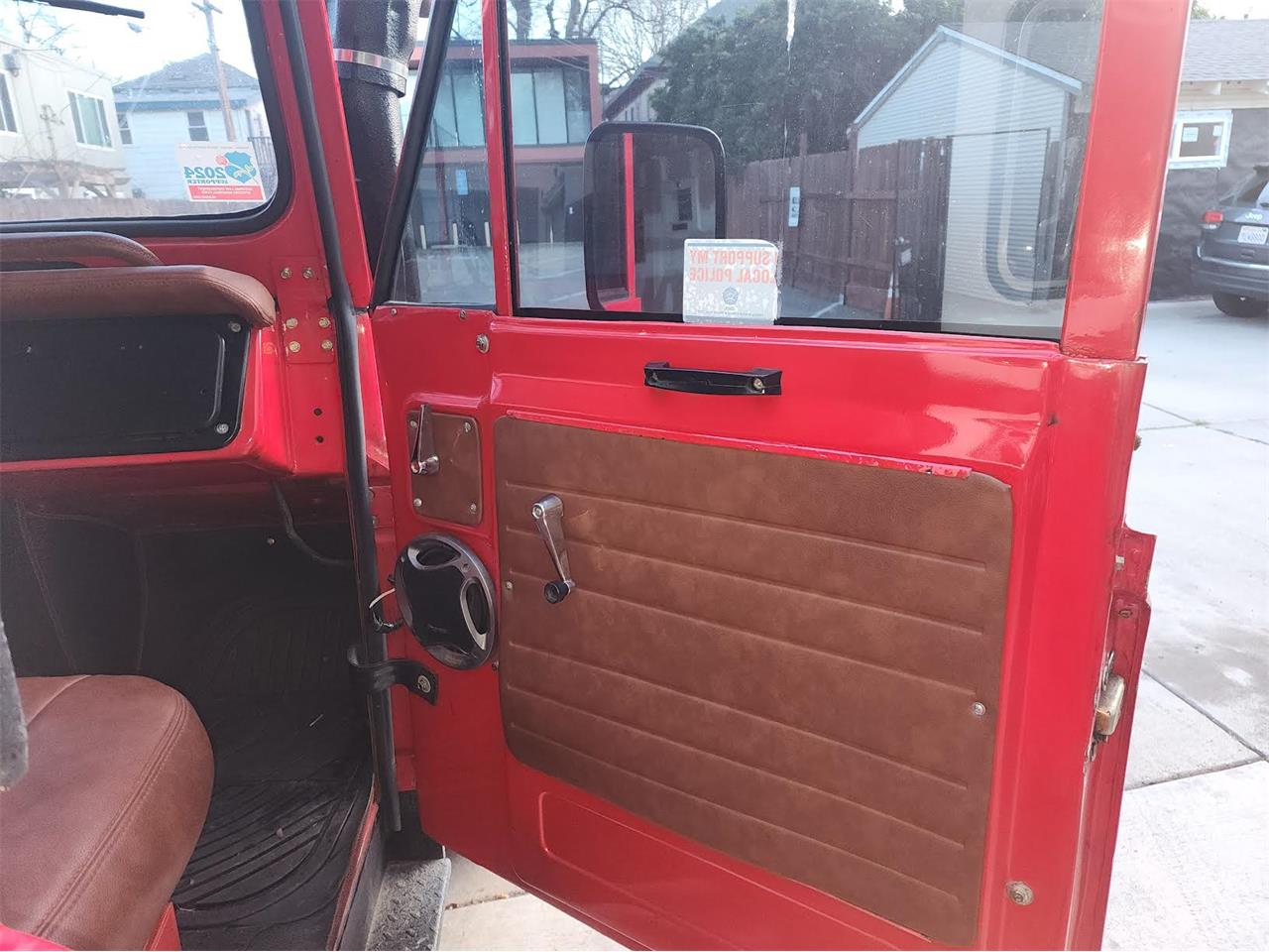 Nissan-Patrol-1977-Red-w-ivory-hardtop-Brown-Vinyl-13
