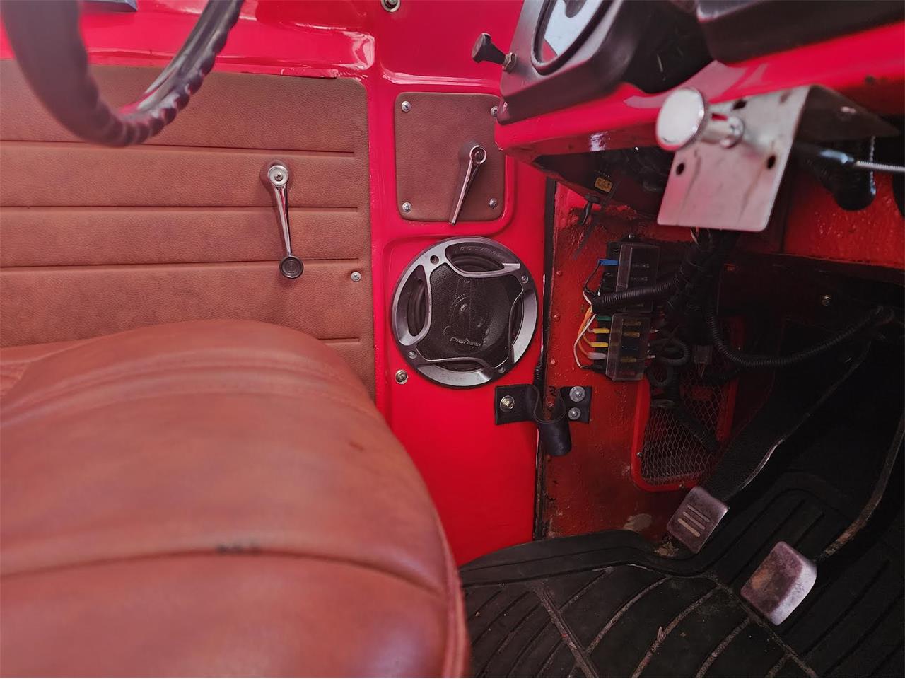 Nissan-Patrol-1977-Red-w-ivory-hardtop-Brown-Vinyl-17