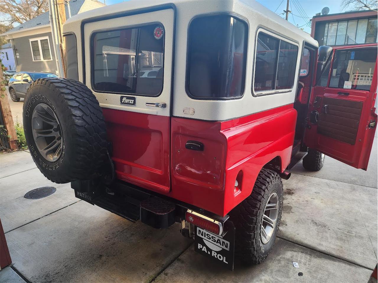 Nissan-Patrol-1977-Red-w-ivory-hardtop-Brown-Vinyl-8