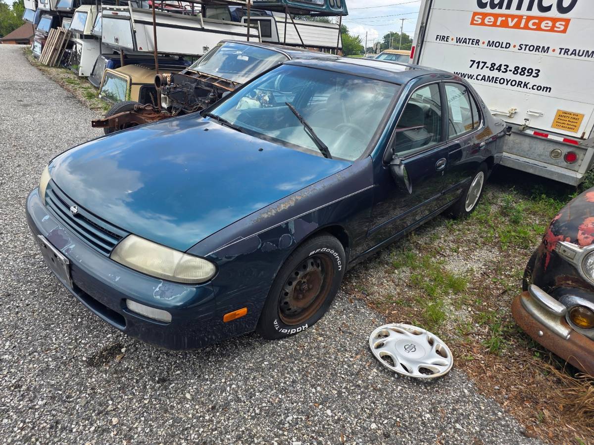 Nissan-altima-1996-green-9
