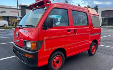 Nissan-atlas-1993-red-1