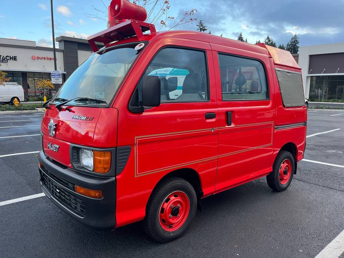 Nissan-atlas-1993-red-1