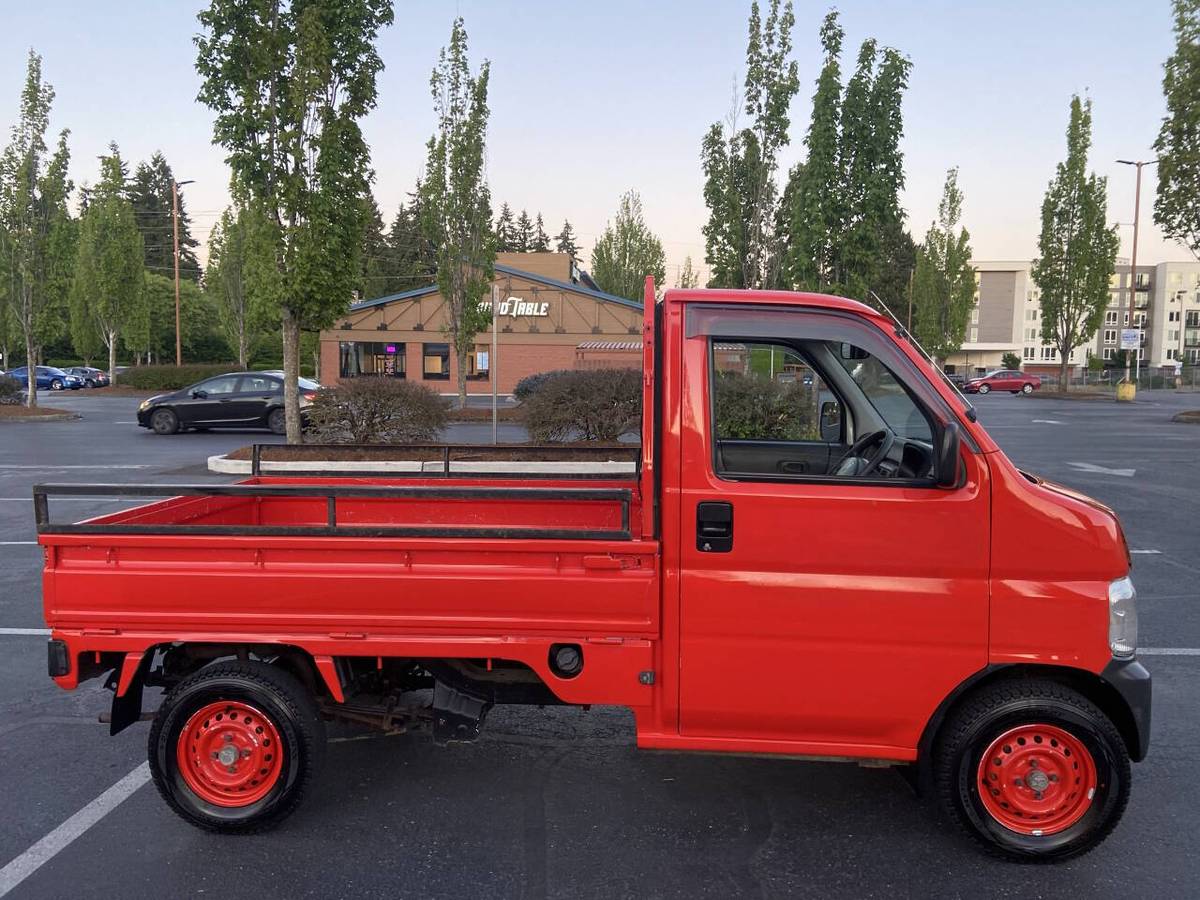 Nissan-atlas-1993-red-11