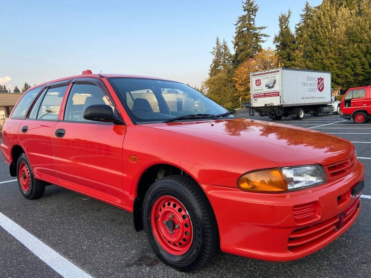 Nissan-atlas-1993-red-8