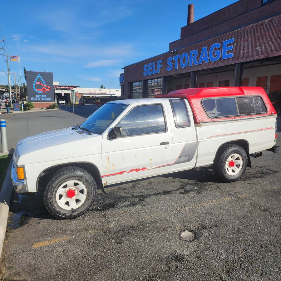 Nissan-d21-hardbody-1989-white