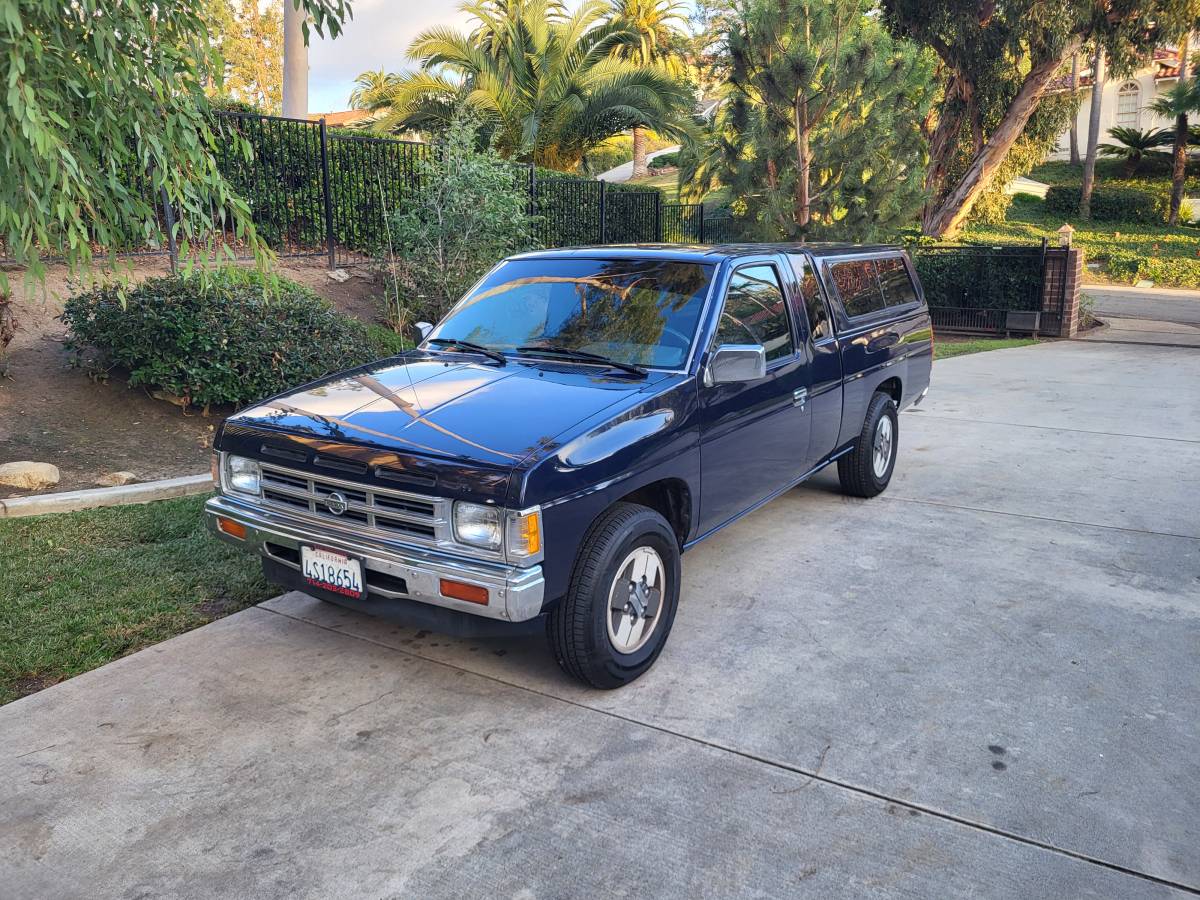 Nissan-d21-hardbody-1992-blue-4