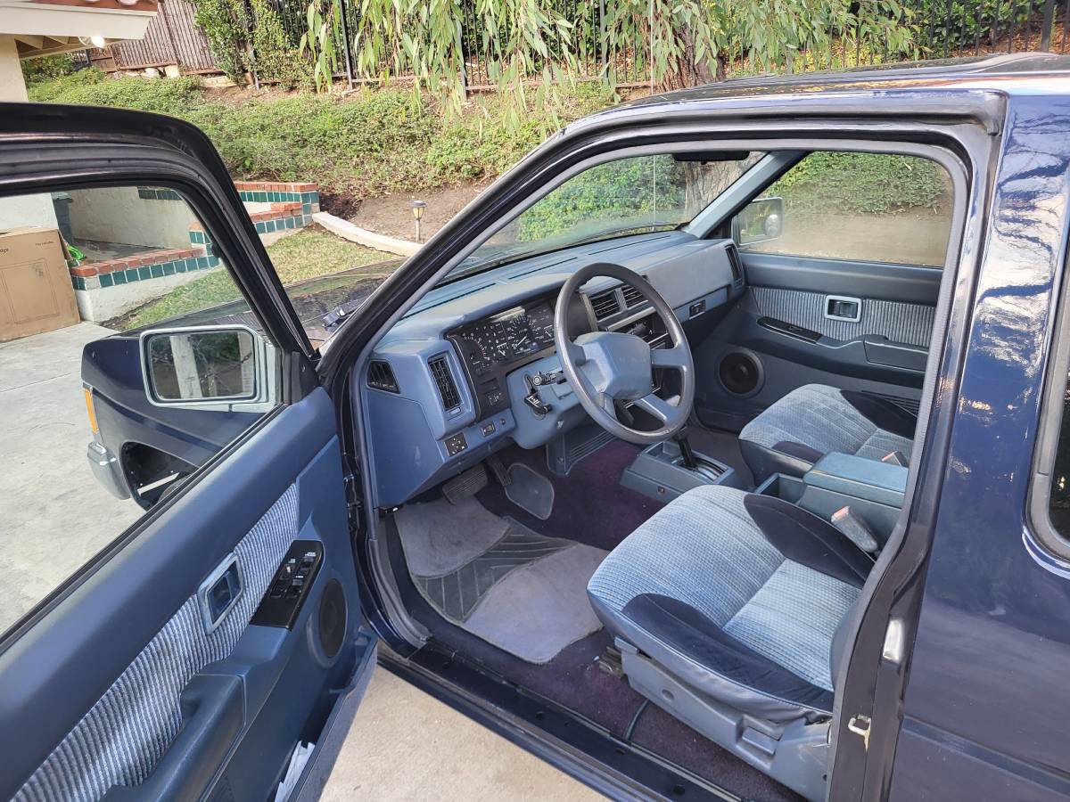 Nissan-d21-hardbody-1992-blue-5
