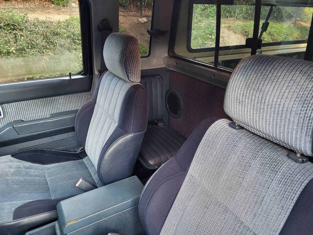 Nissan-d21-hardbody-1992-blue-7