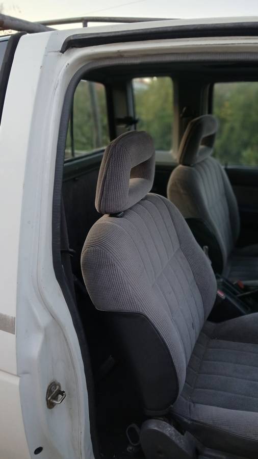Nissan-d21-hardbody-1994-white-6