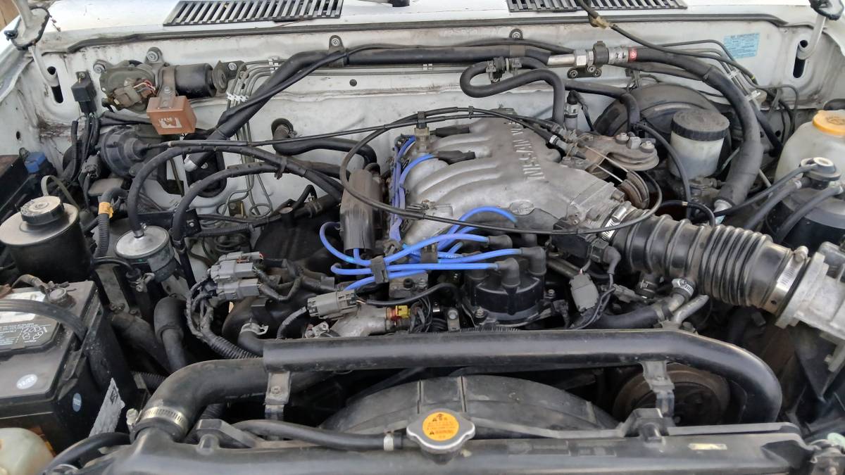 Nissan-d21-hardbody-1994-white-7