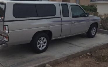 Nissan-d21-hardbody-se-1996-silver