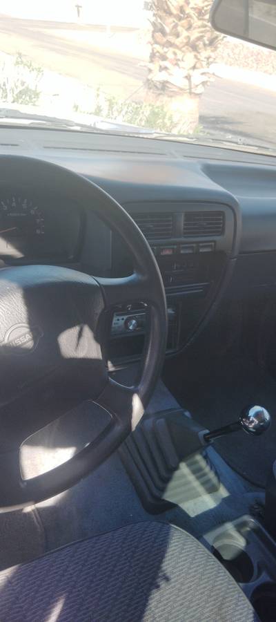 Nissan-d21-hardbody-se-1996-silver-5
