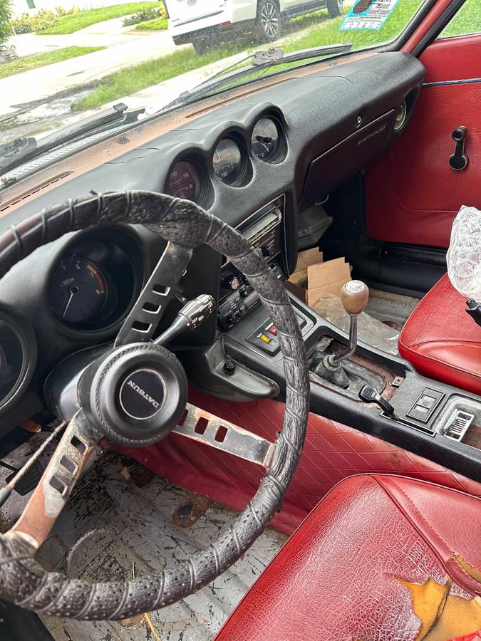 Nissan-dotson-240-z-1972-2