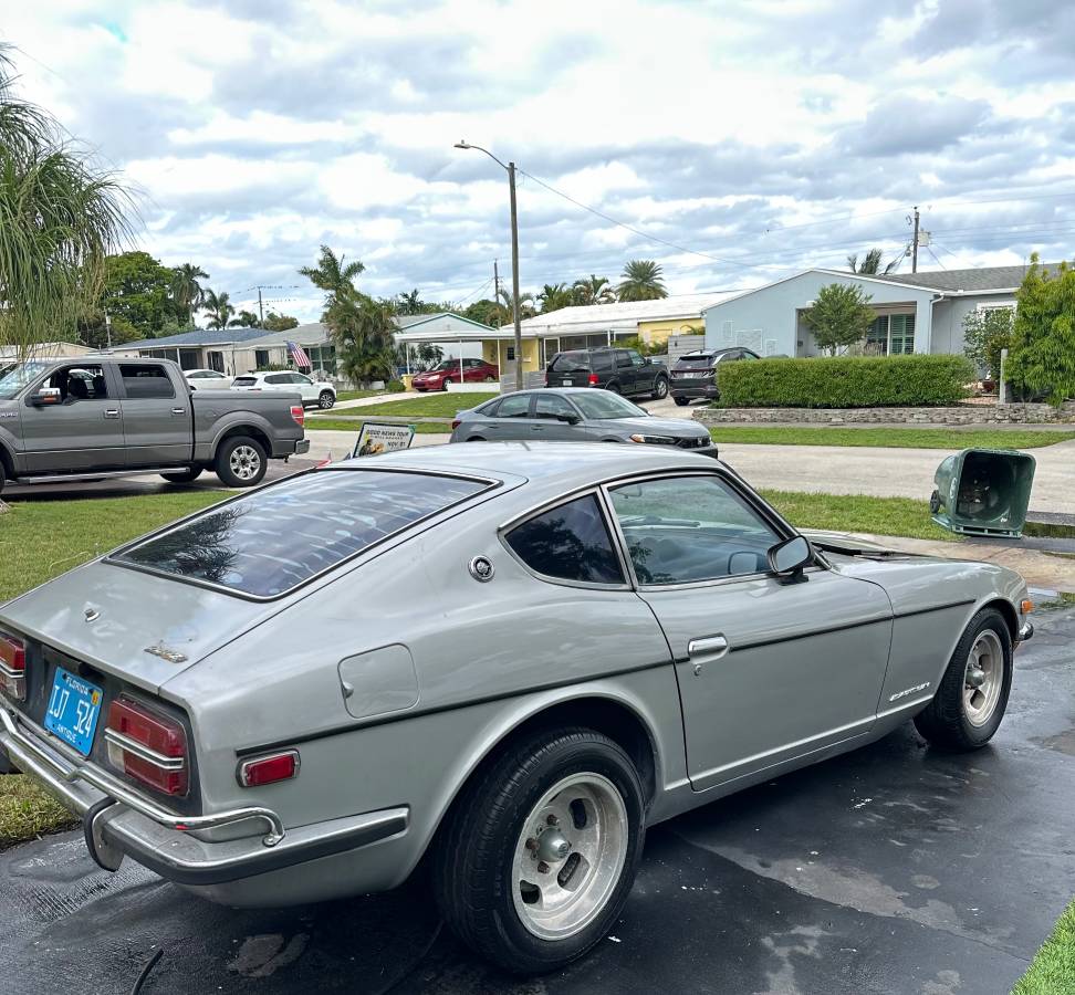 Nissan-dotson-240-z-1972-5