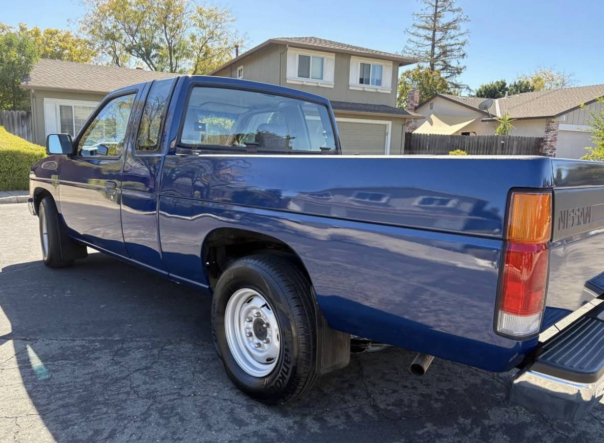 Nissan-frontier-xe-1989-13