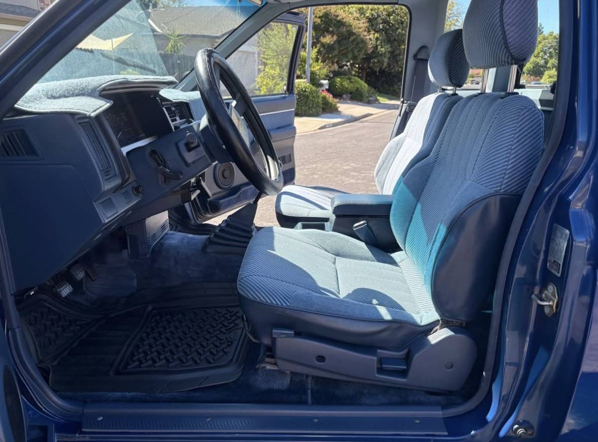 Nissan-frontier-xe-1989-19