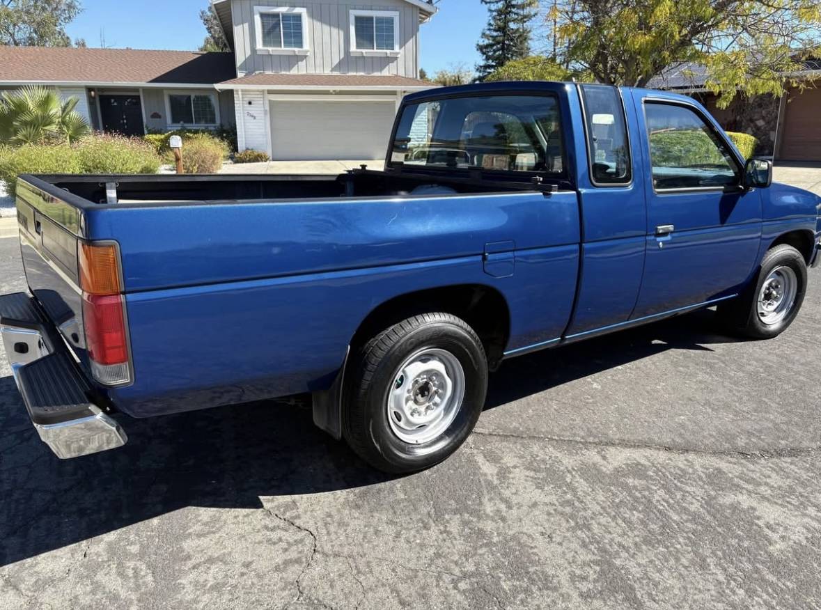 Nissan-frontier-xe-1989-9