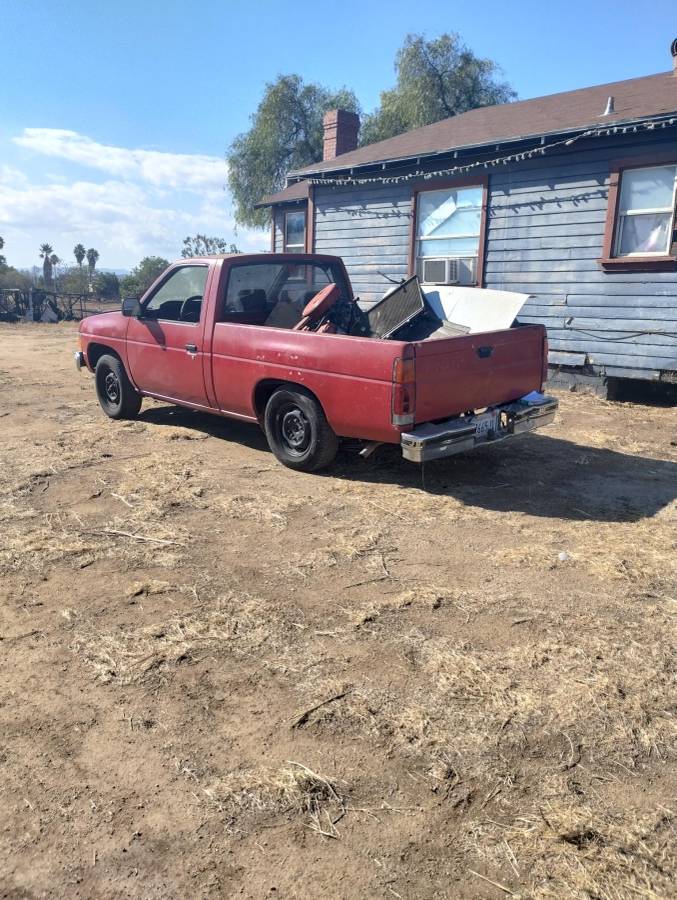 Nissan-hardbody-1987-10