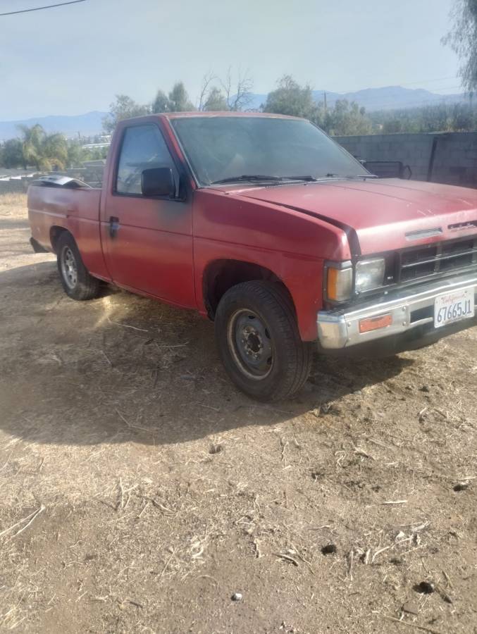Nissan-hardbody-1987-26