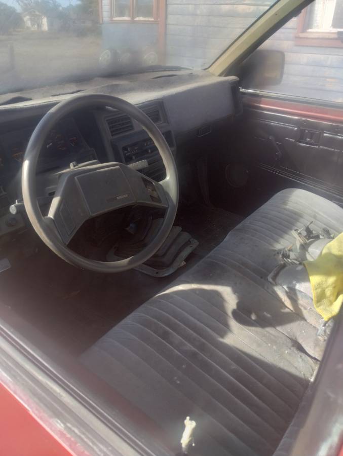 Nissan-hardbody-1987-9