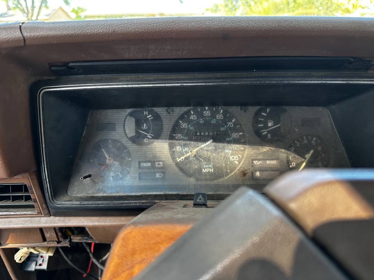 Nissan-hardbody-pickup-1984-brown-13