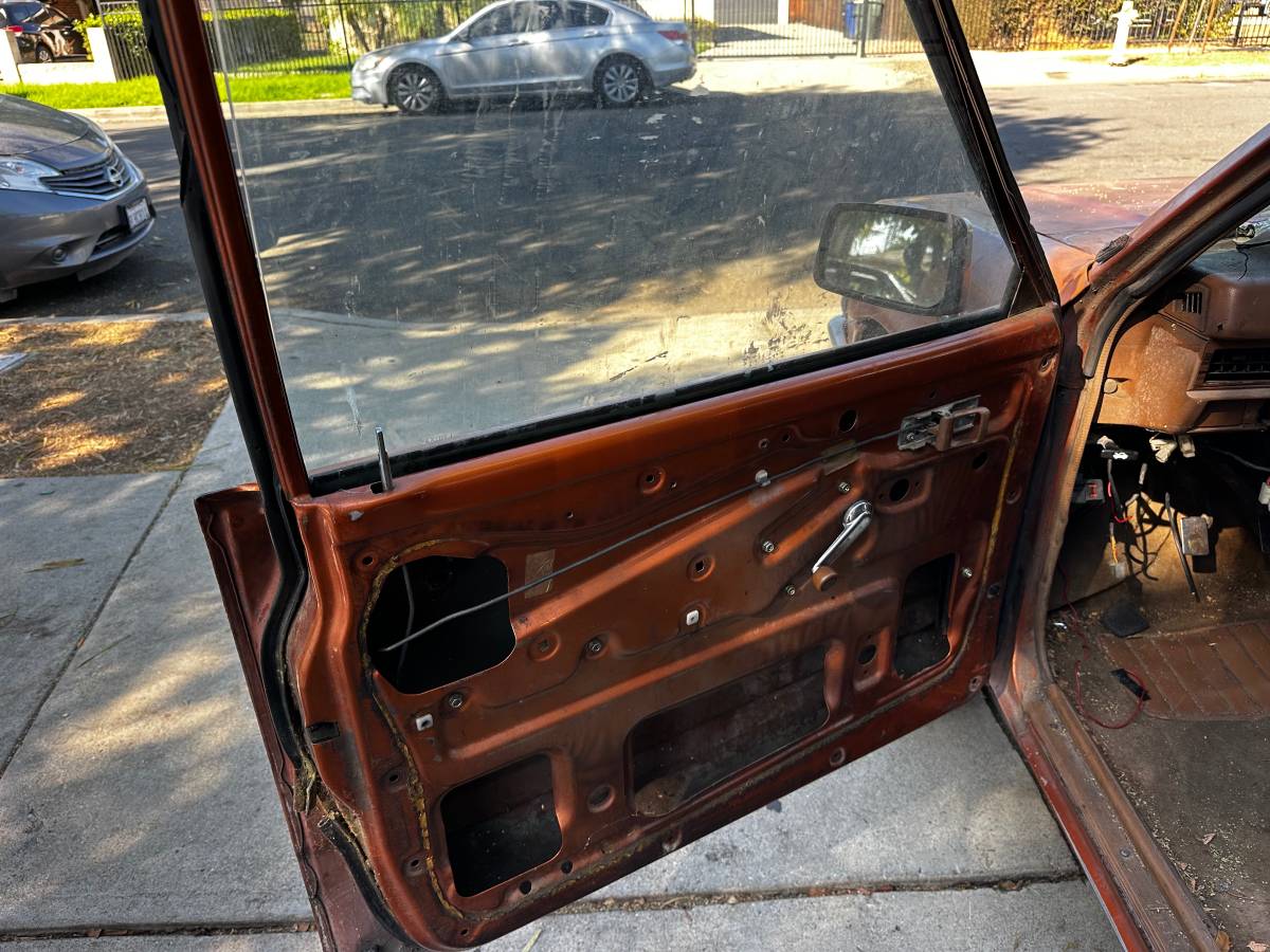 Nissan-hardbody-pickup-1984-brown-7