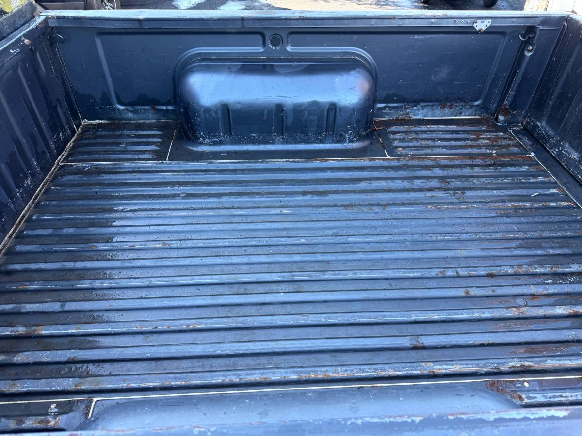 Nissan-hardbody-pickup-1986-silver-13