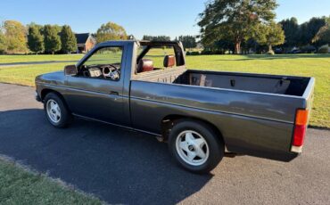 Nissan-hardbody-pickup-1986-silver
