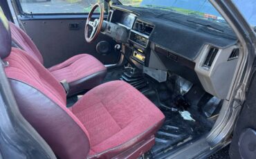Nissan-hardbody-pickup-1986-silver-8