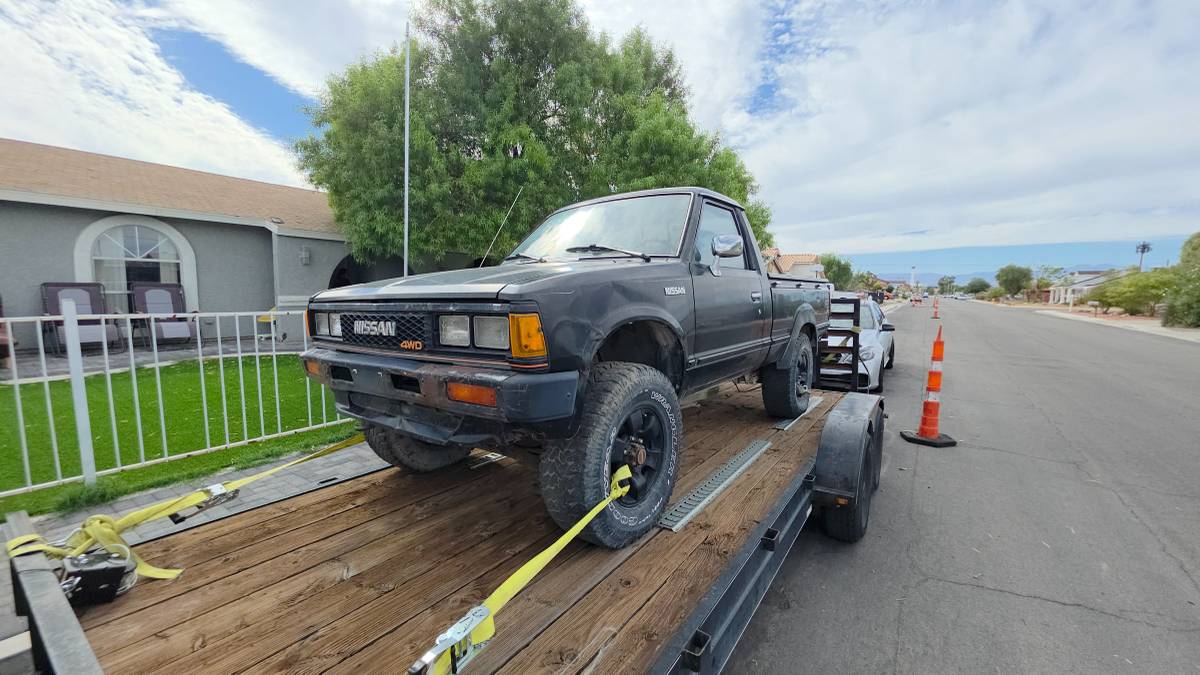 Nissan-hardbody-pickup-1988-black-5