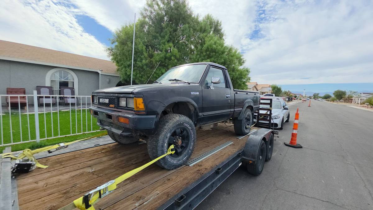 Nissan-hardbody-pickup-1988-black-6
