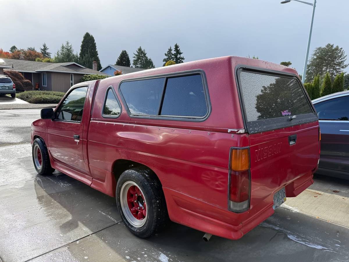 Nissan-hardbody-pickup-1988-red-2