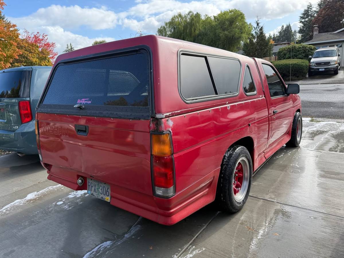 Nissan-hardbody-pickup-1988-red-3