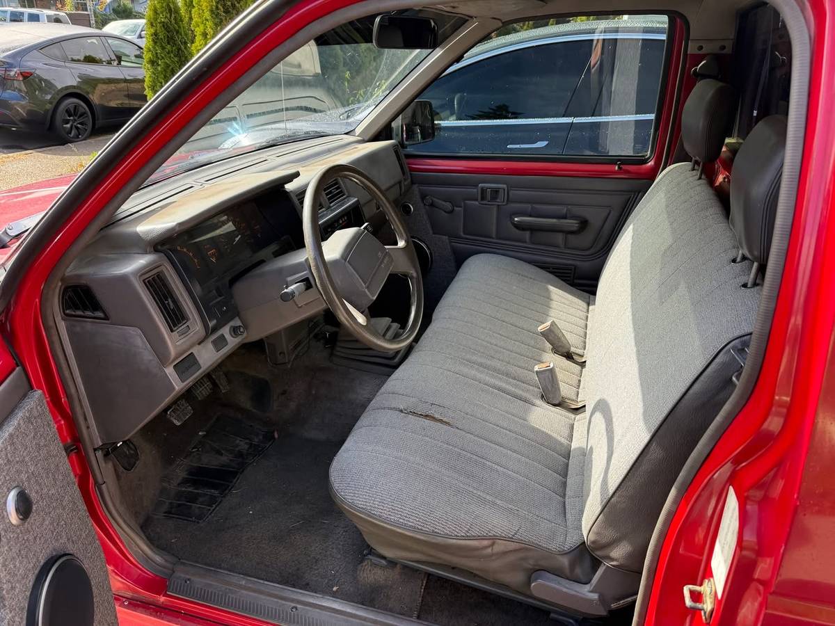Nissan-hardbody-pickup-1988-red-4