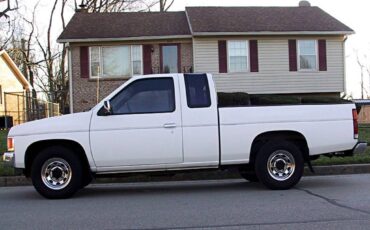 Nissan-hardbody-pickup-1991-white-12