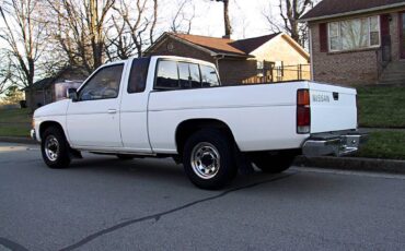 Nissan-hardbody-pickup-1991-white-13
