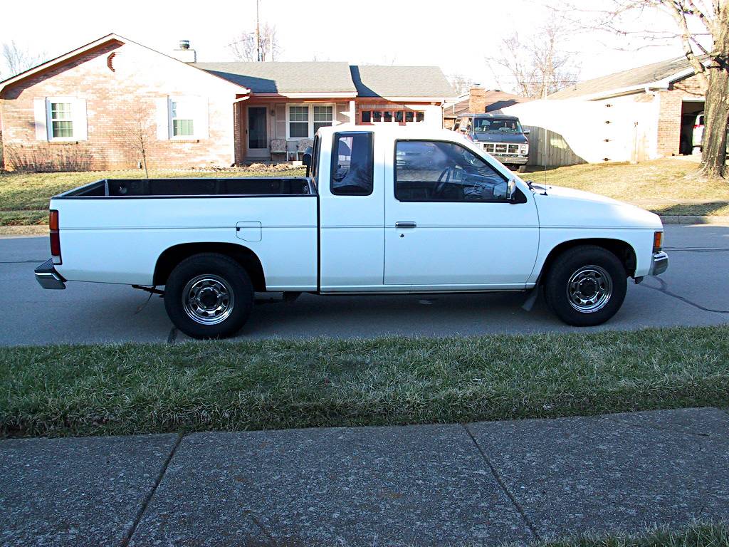 Nissan-hardbody-pickup-1991-white-14