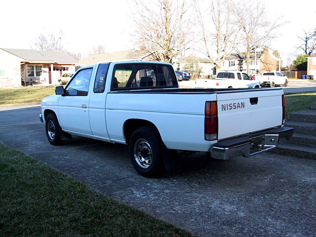 Nissan-hardbody-pickup-1991-white-2