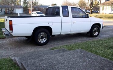 Nissan-hardbody-pickup-1991-white-4