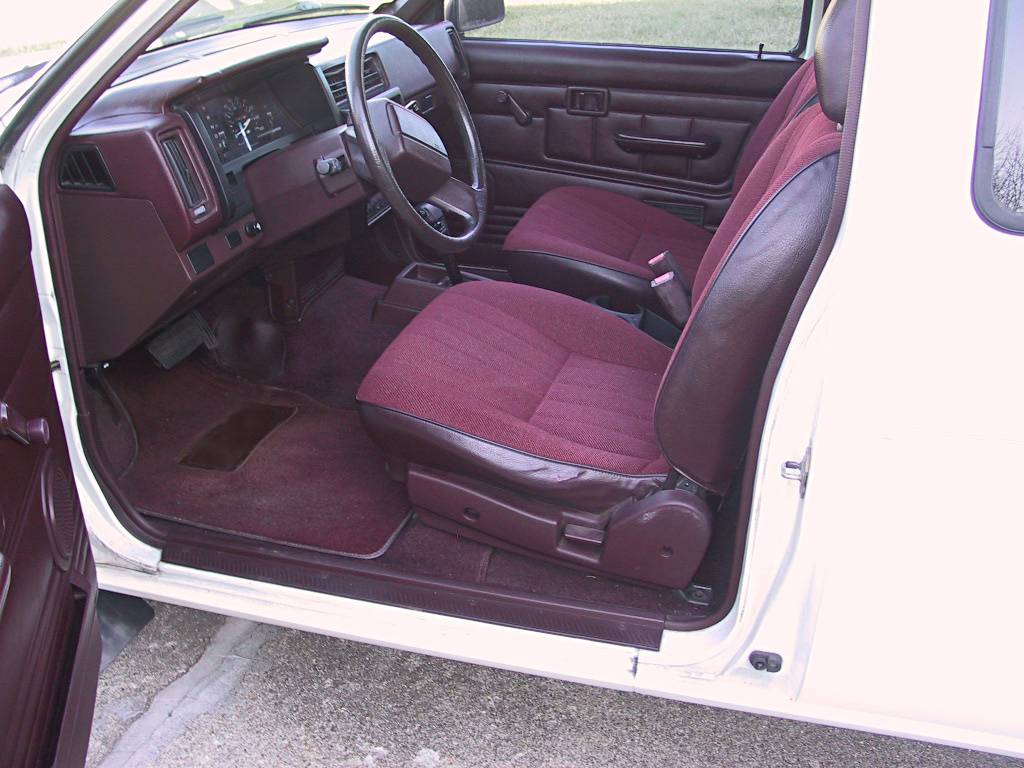 Nissan-hardbody-pickup-1991-white-6