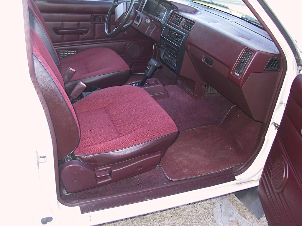 Nissan-hardbody-pickup-1991-white-8