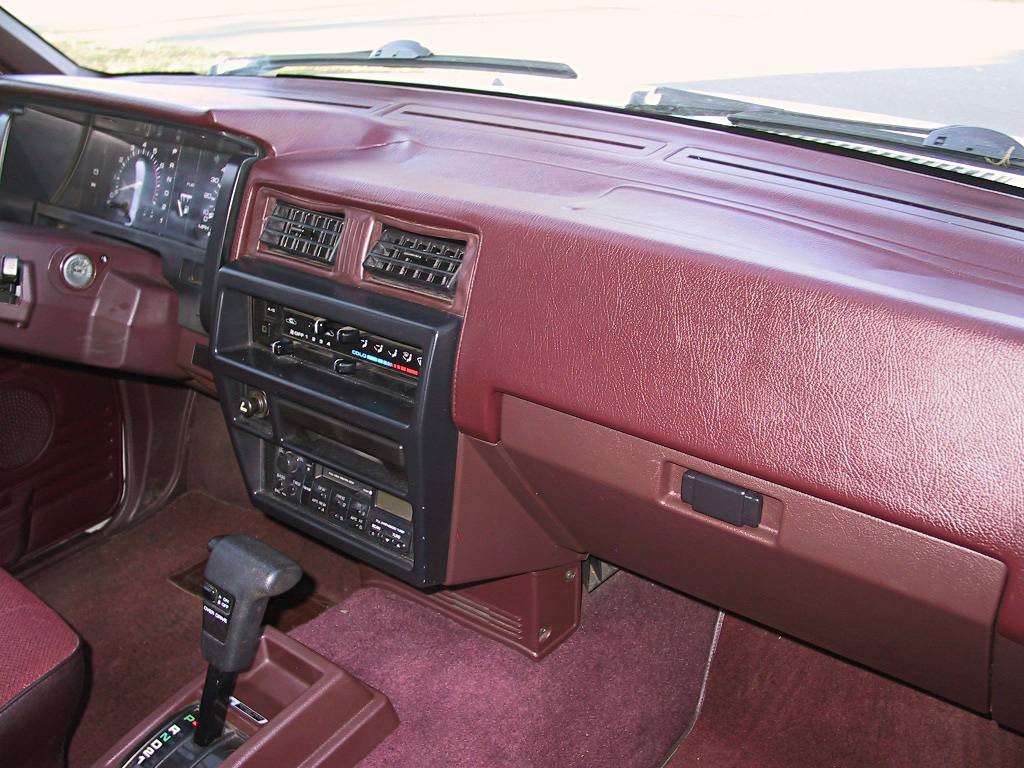 Nissan-hardbody-pickup-1991-white-9