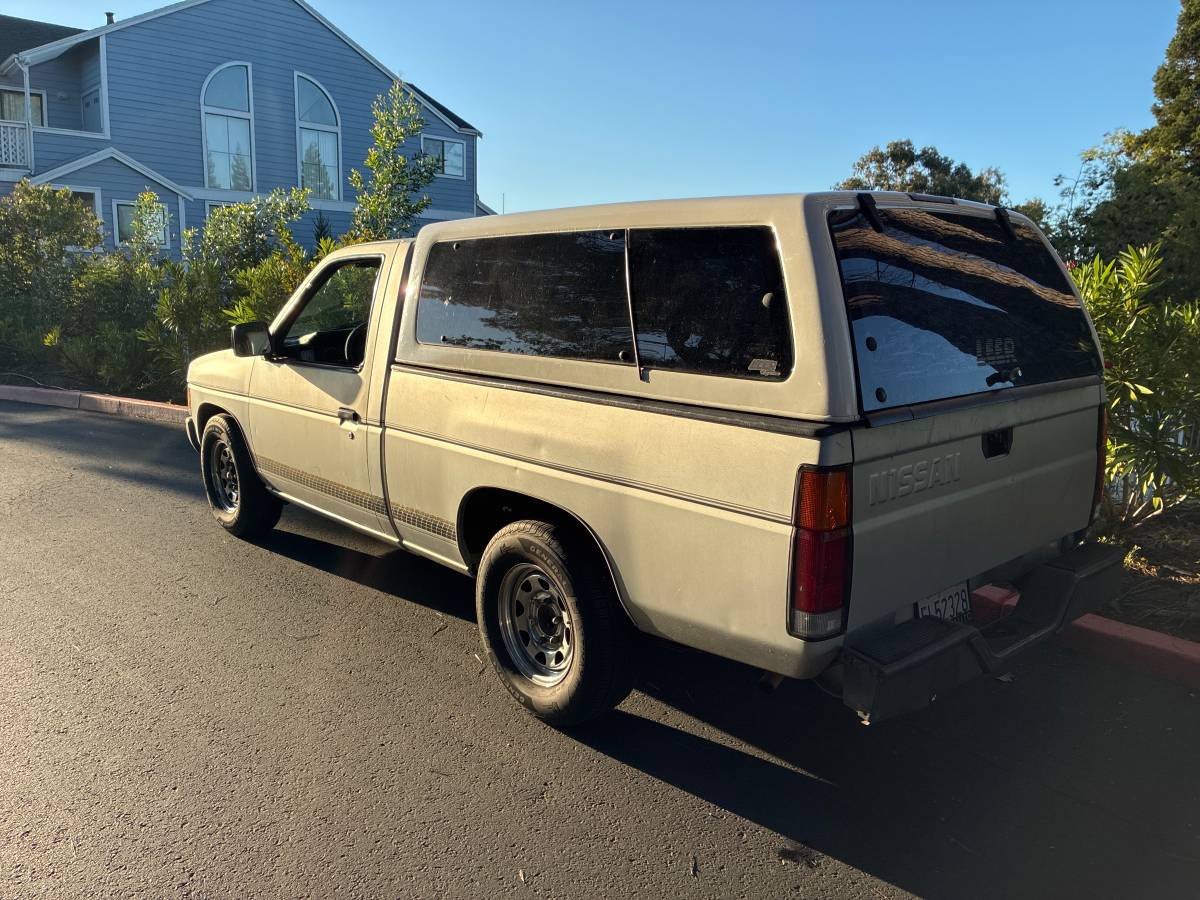 Nissan-hardbody-pickup-1993-silver-1